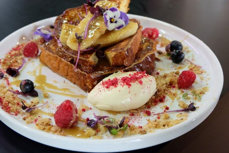 French toast with fresh fruits